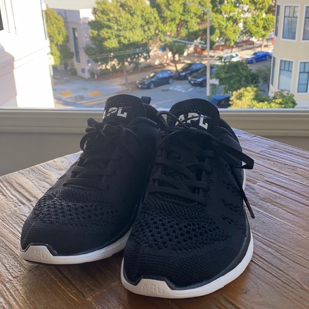 APL TECHLOOM PRO W women’s black & white sneaker